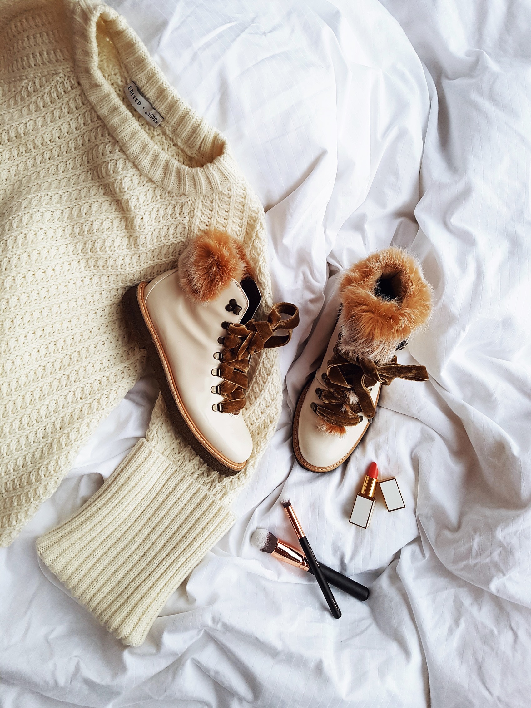 agl-fur-boots-knit-sweater-edited-the-label-pullover-zoeva-pinsel-set-fashiioncarpet