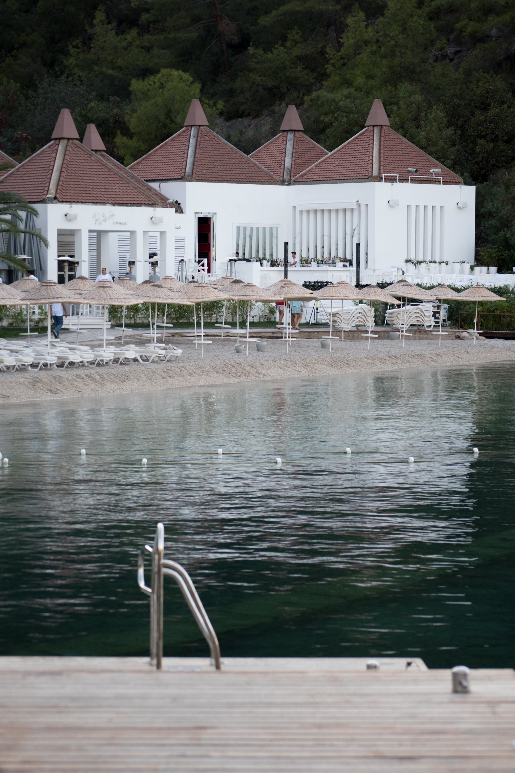hillside-beach-club-turkey-fethiye-pool-area-fashiioncarpet